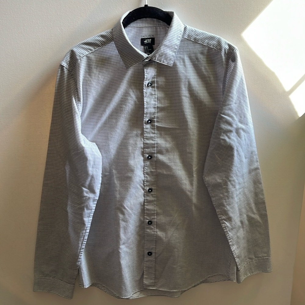 H&M Men’s Easy Iron Casual Button Down Shirt | Medium | Black & White